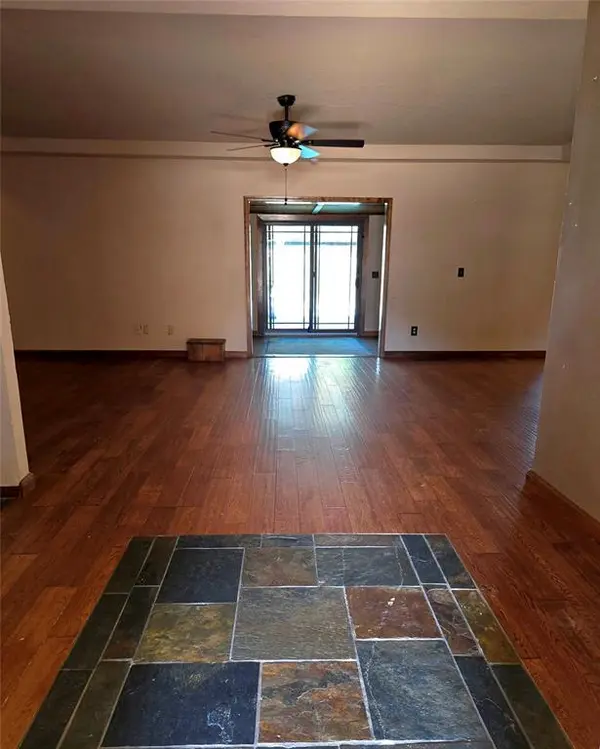 2517 W Olympic DR, Yukon, OK 73099