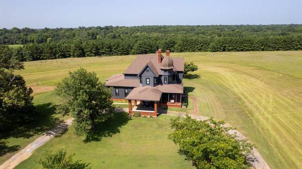 1253 N 4255 RD, Hugo, OK 74743