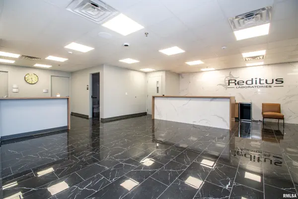 200 ENTERPRISE DR, Pekin, IL 61554