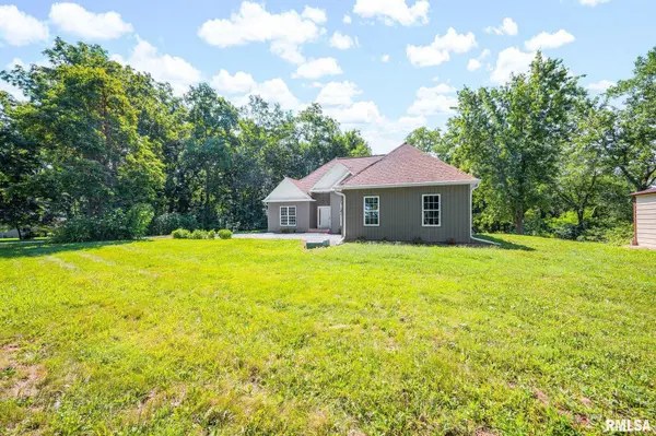 521 FANTASY LN, Chillicothe, IL 61523