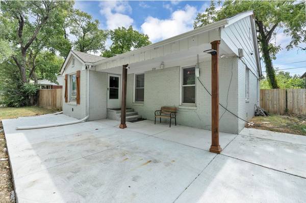1514 Matlock Dr, Wichita, KS 67208