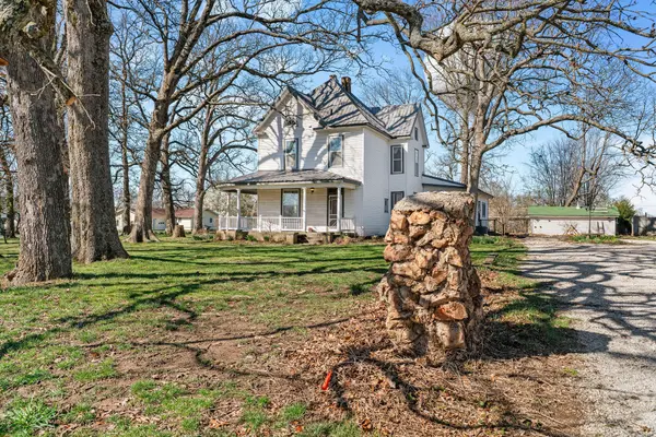 801 Linzee Boulevard, Pierce City, MO 65723