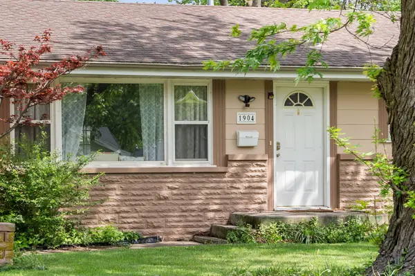 1904 S Valleyroad Avenue, Springfield, MO 65804