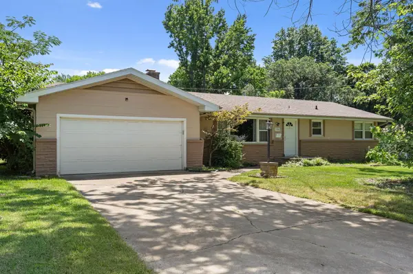 1904 S Valleyroad Avenue, Springfield, MO 65804