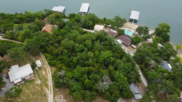 300 Scrolling Road, Reeds Spring, MO 65737