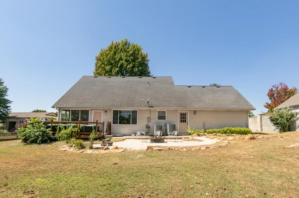 880 Redel PL, Bolivar, MO 65613