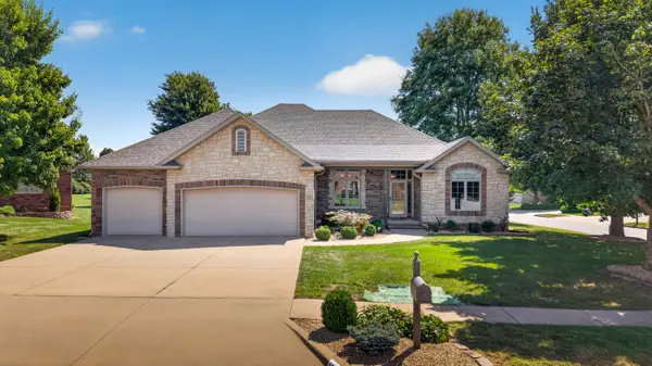 1352 N Lennox CT, Springfield, MO 65802