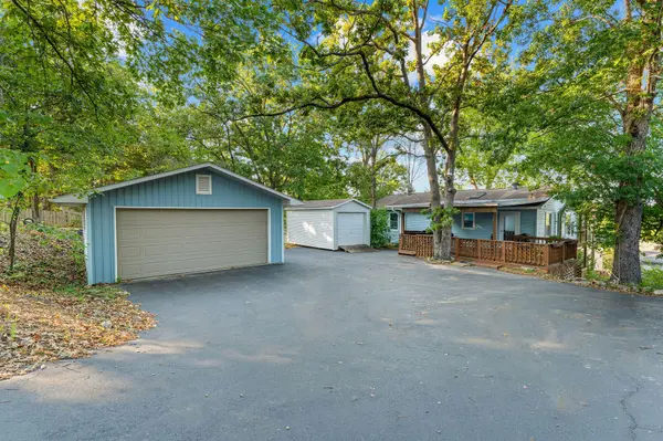 100 Cherokee DR, Kimberling City, MO 65686