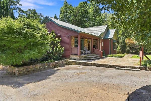 213 Cox Ridge CT, Trvelers Rest, SC 29690