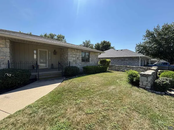 1313 Presby Dr, Emporia, KS 66801