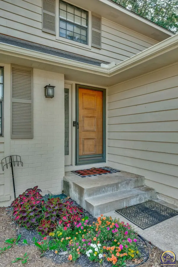 5623 SW 34th TER, Topeka, KS 66614