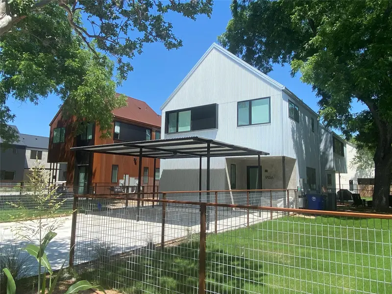 913 Tillery ST #B, Austin, TX 78702