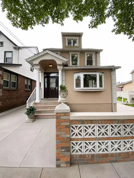 33-15 208th ST, Bayside, NY 11361
