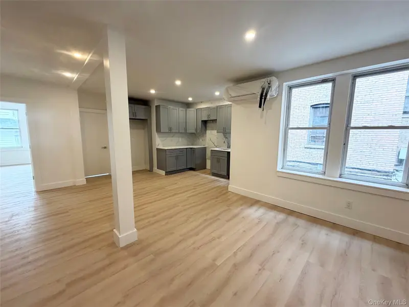 3105 Roberts AVE, Bronx, NY 10461