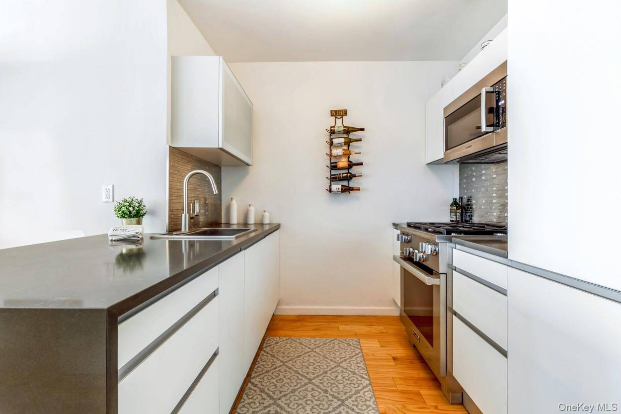 474 48th AVE #28E, Long Island City, NY 11109