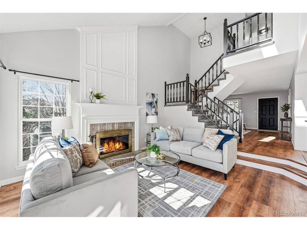 10668 W Peakview, Littleton, CO 80127