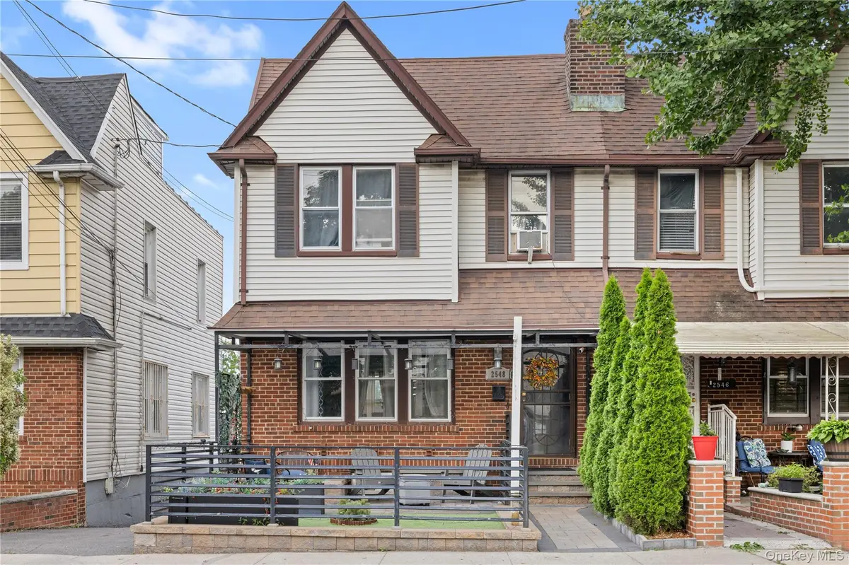 2548 Woodhull AVE, Bronx, NY 10469