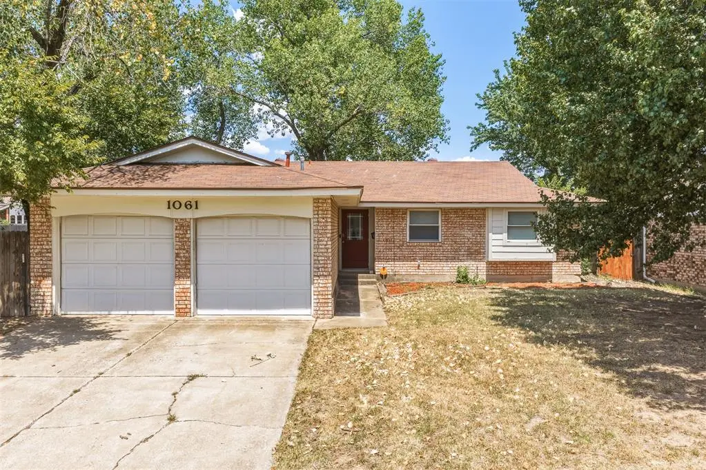 1061 W Main ST, Moore, OK 73160