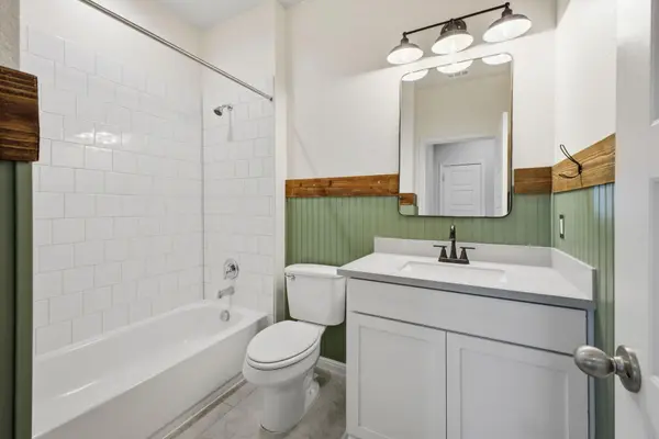 104 Ladolia LN, San Marcos, TX 78666
