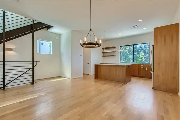 707 Cardinal LN #L2, Austin, TX 78704