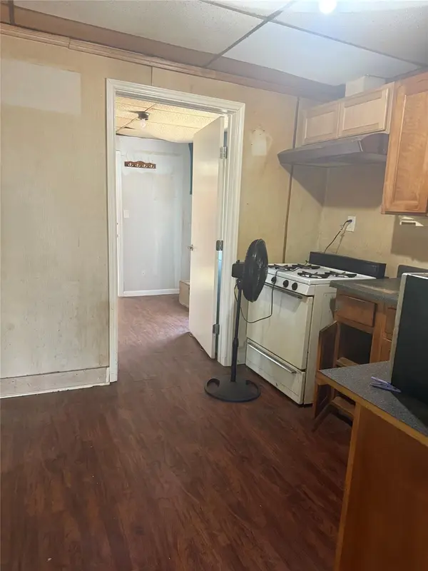 110 E Rio Grande ST, Taylor, TX 76574