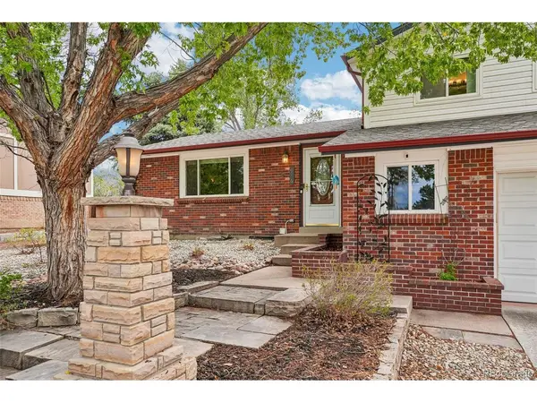 956 Mountain View, Castle Rock, CO 80104