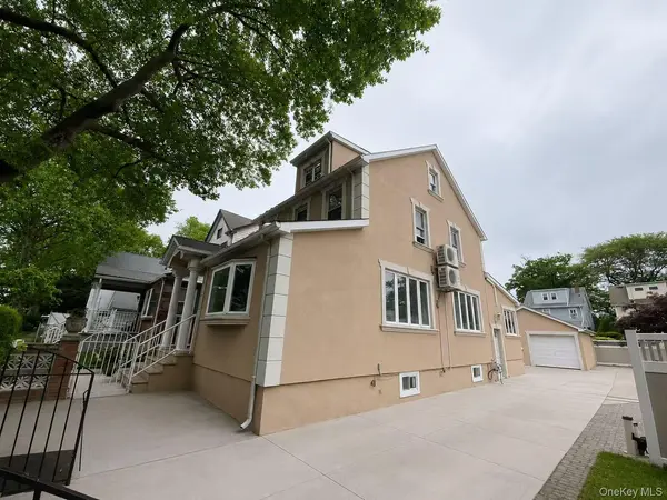 33-15 208th ST, Bayside, NY 11361