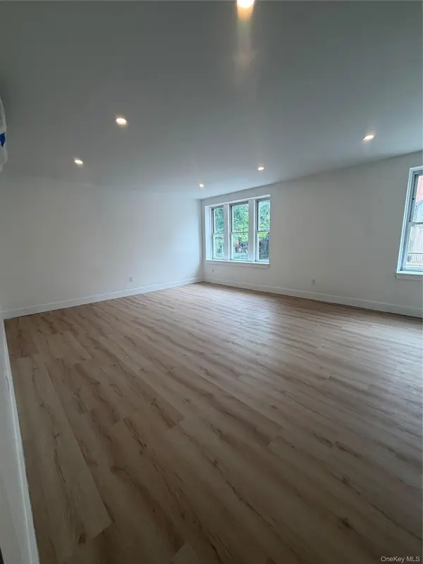 3105 Roberts AVE, Bronx, NY 10461