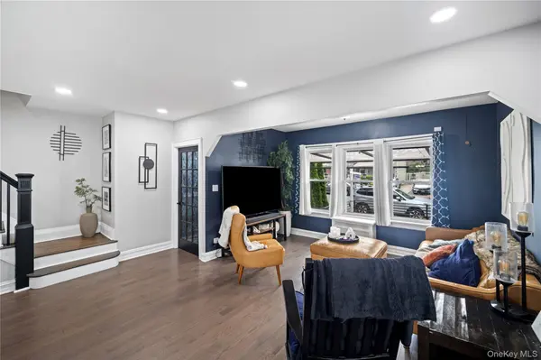 2548 Woodhull AVE, Bronx, NY 10469