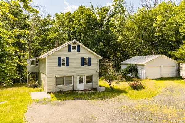 13 Oneida TRL, Glen Spey, NY 12737