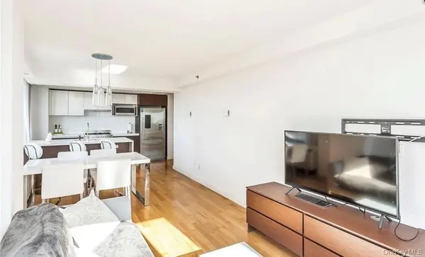 39-16 Prince ST #8E, Flushing, NY 11354