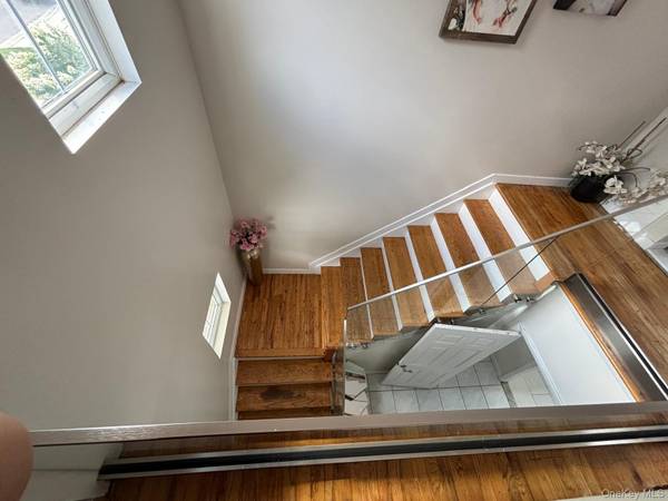93 Peters AVE, Hempstead, NY 11550