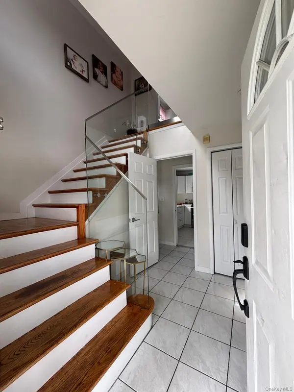 93 Peters AVE, Hempstead, NY 11550