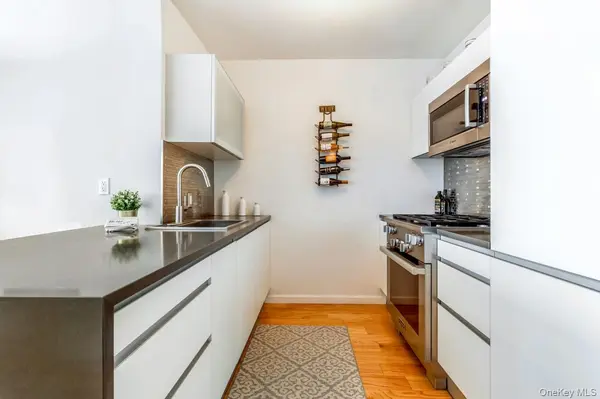 474 48th AVE #28E, Long Island City, NY 11109