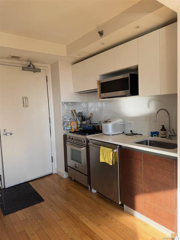 39-16 Prince ST #8C, Flushing, NY 11354