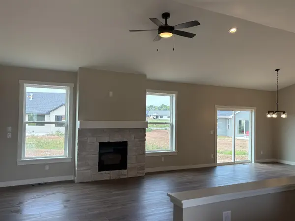 8339 MARLO AVE, Neenah, WI 54956