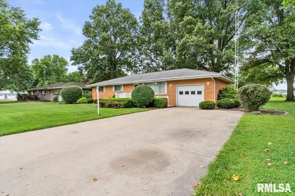 209 SUNSET DR, Virden, IL 62690