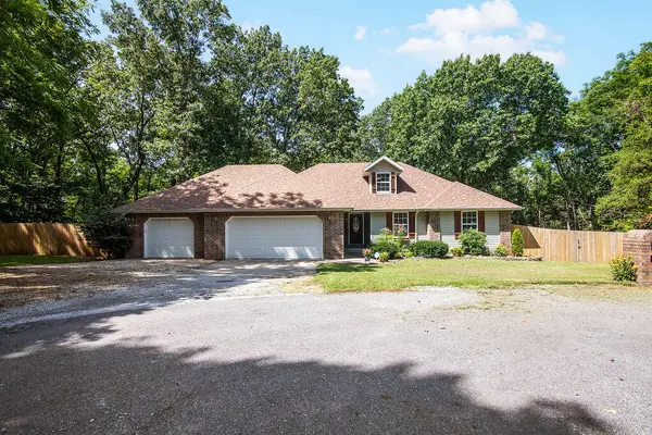 1496 S Alice Gayle CIR, Nixa, MO 65714