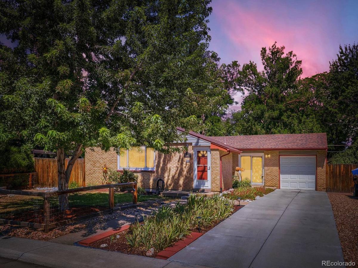 5990 Everett, Arvada, CO 80004