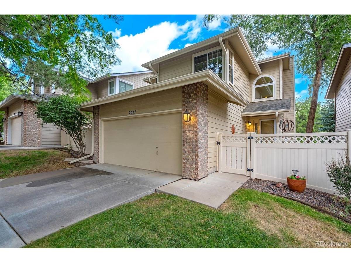 2077 E Phillips, Littleton, CO 80122