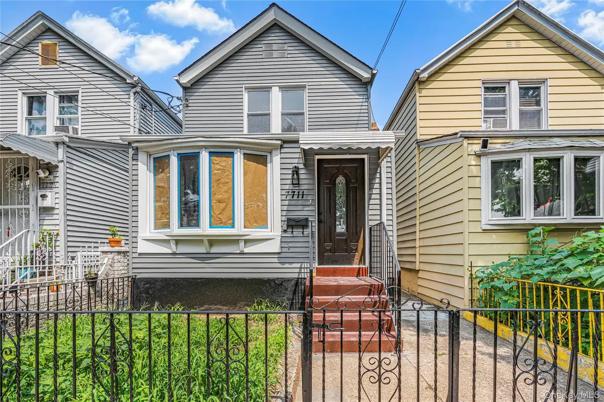 7711 97th AVE, Ozone Park, NY 11416