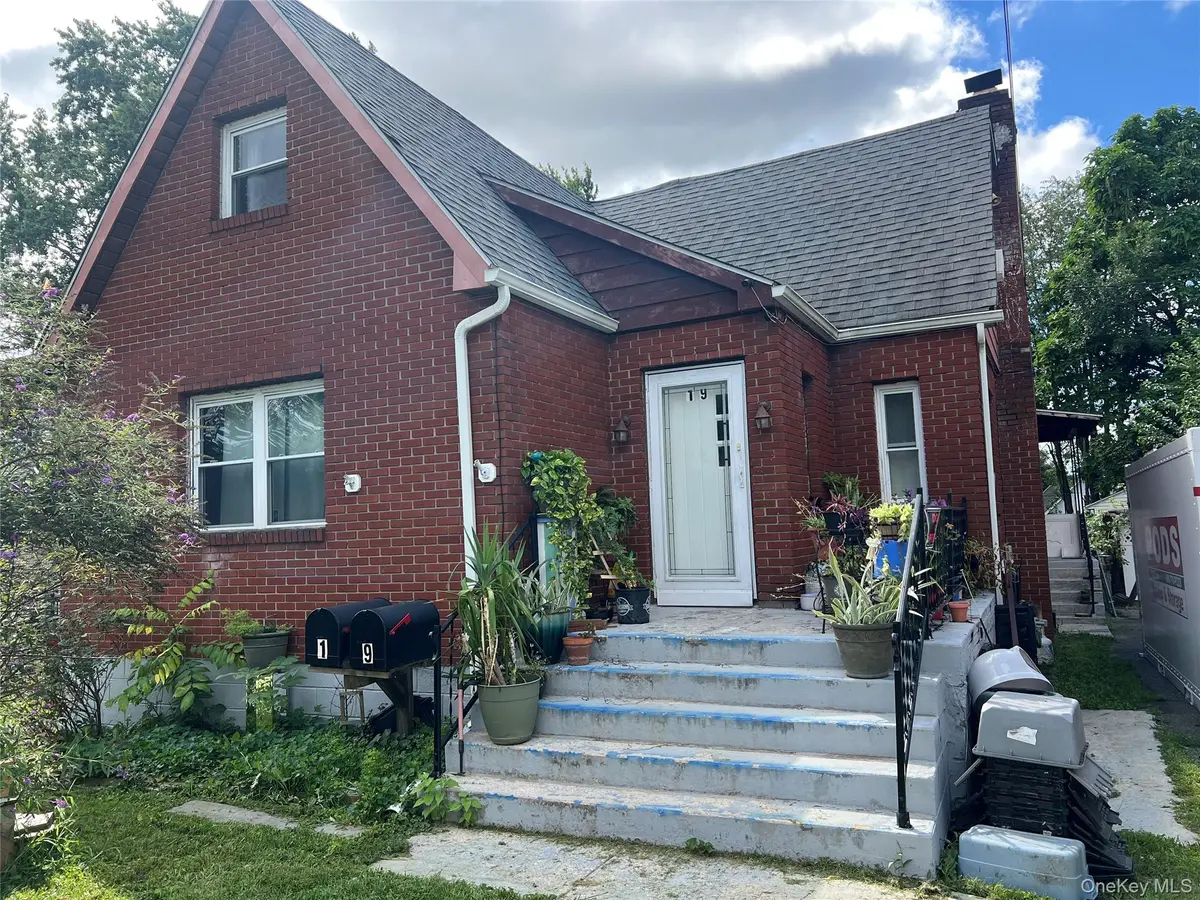 19 White ST, Newburgh, NY 12550