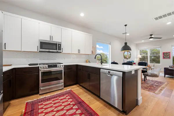 2108 Rosewood Ave #B, Austin, TX 78702