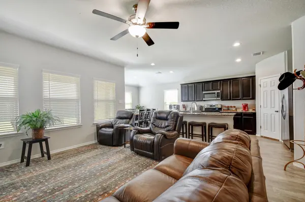 733 PEAK PLACE, Seguin, TX 78155