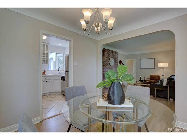 2812 Krameria, Denver, CO 80207
