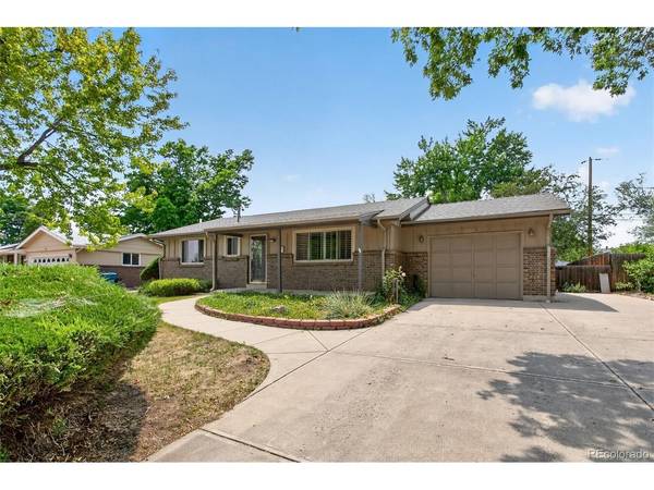 1833 S Carr,  Lakewood,  CO 80232