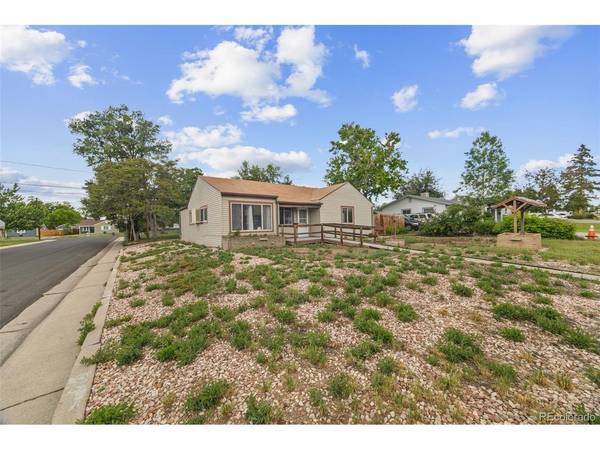 1595 S Wolff, Denver, CO 80219
