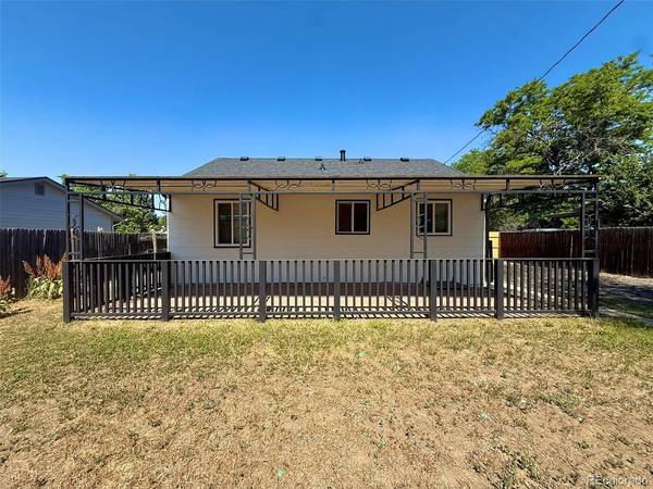 906 Nome, Aurora, CO 80010