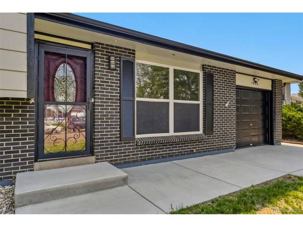 1026 Mobile, Aurora, CO 80011