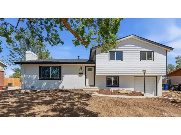 672 Elkhart, Aurora, CO 80011